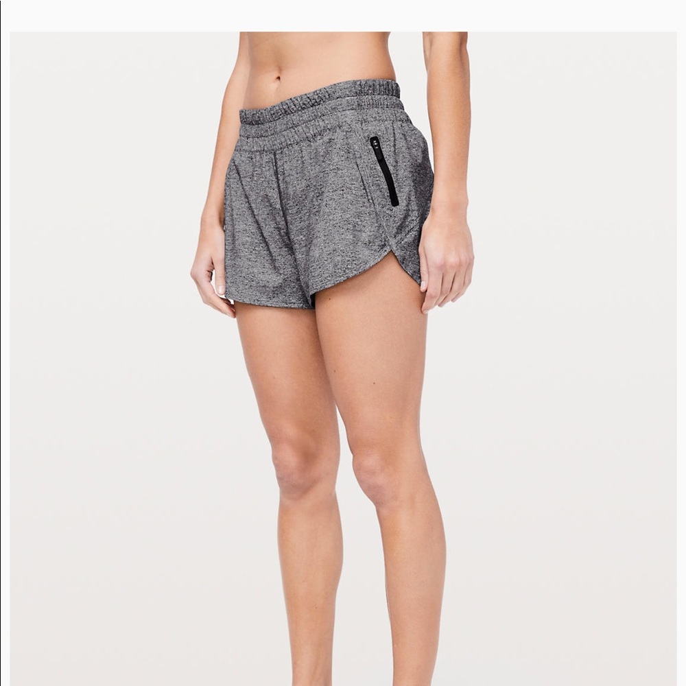 Lululemon Tracker short V 4”